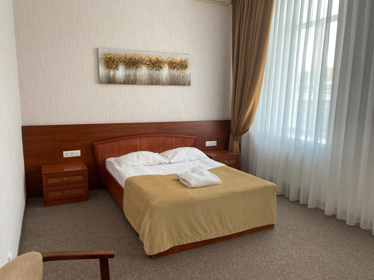 Alexandrovskiy Hotel Mikołajów Zewnętrze zdjęcie