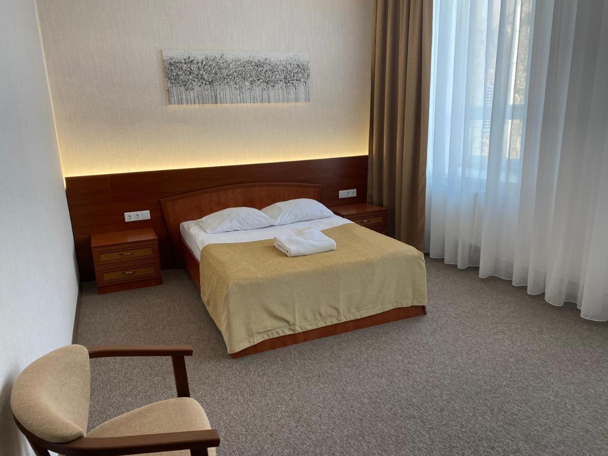 Alexandrovskiy Hotel Mikołajów Zewnętrze zdjęcie