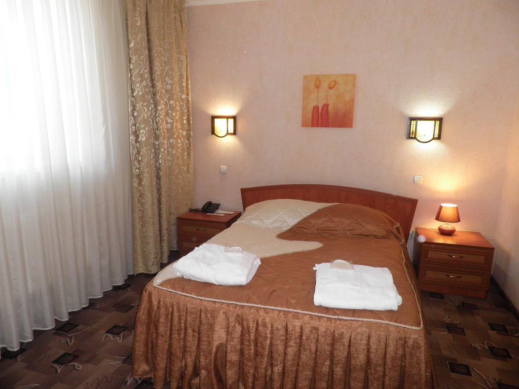 Alexandrovskiy Hotel Mikołajów Zewnętrze zdjęcie
