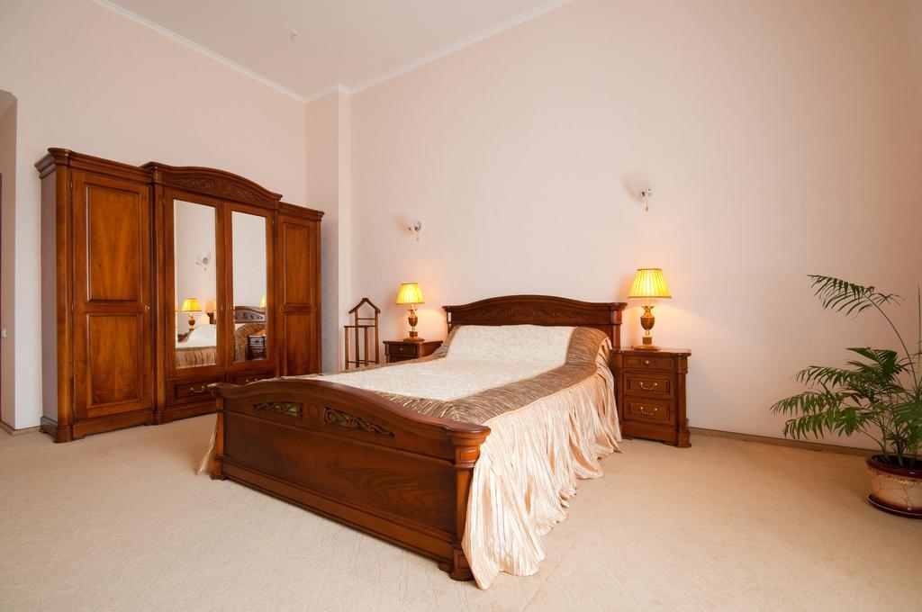 Alexandrovskiy Hotel Mikołajów Zewnętrze zdjęcie