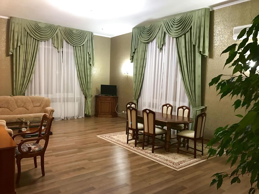 Alexandrovskiy Hotel Mikołajów Zewnętrze zdjęcie