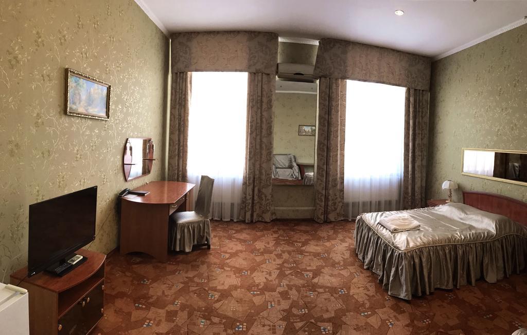 Alexandrovskiy Hotel Mikołajów Zewnętrze zdjęcie