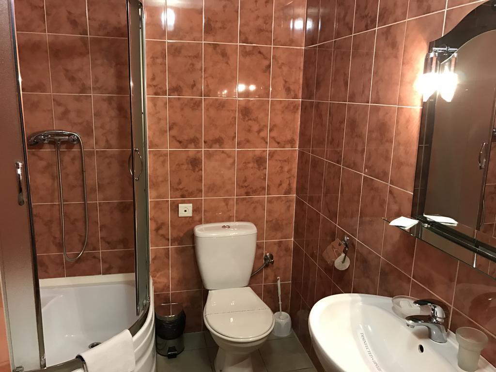 Alexandrovskiy Hotel Mikołajów Zewnętrze zdjęcie