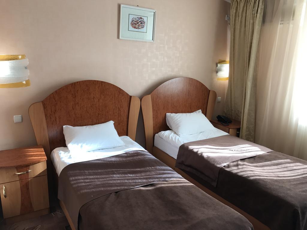 Alexandrovskiy Hotel Mikołajów Zewnętrze zdjęcie
